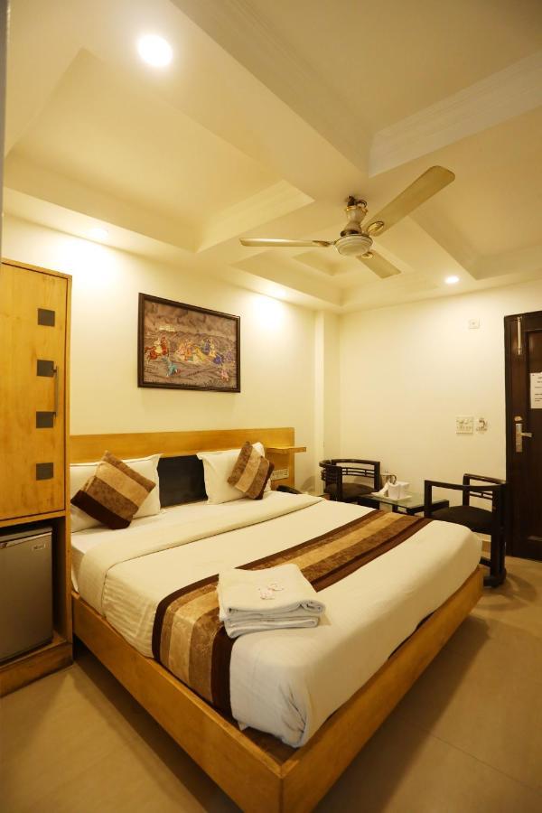 Hotel Maya 'New Delhi' Exterior photo