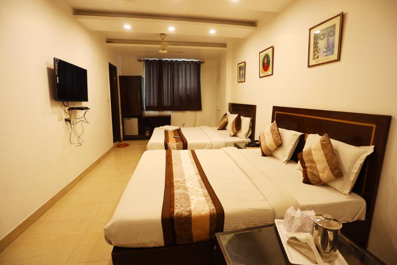 Hotel Maya 'New Delhi' Exterior photo
