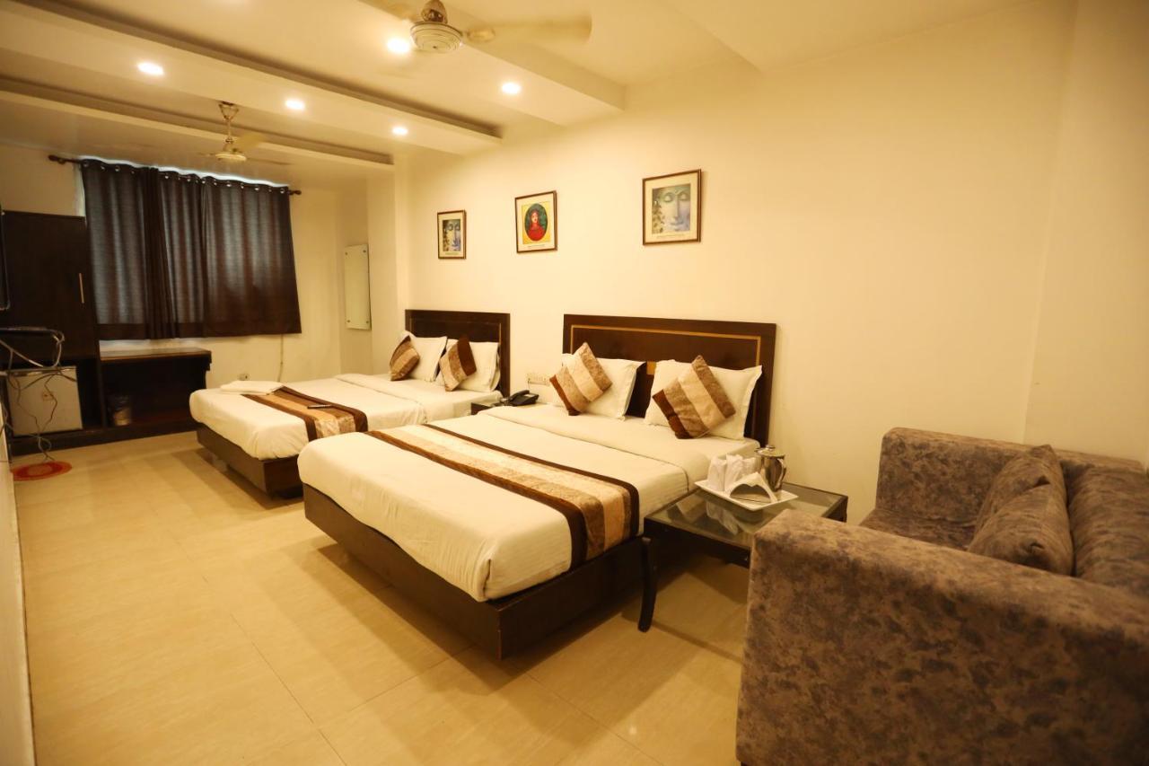 Hotel Maya 'New Delhi' Exterior photo