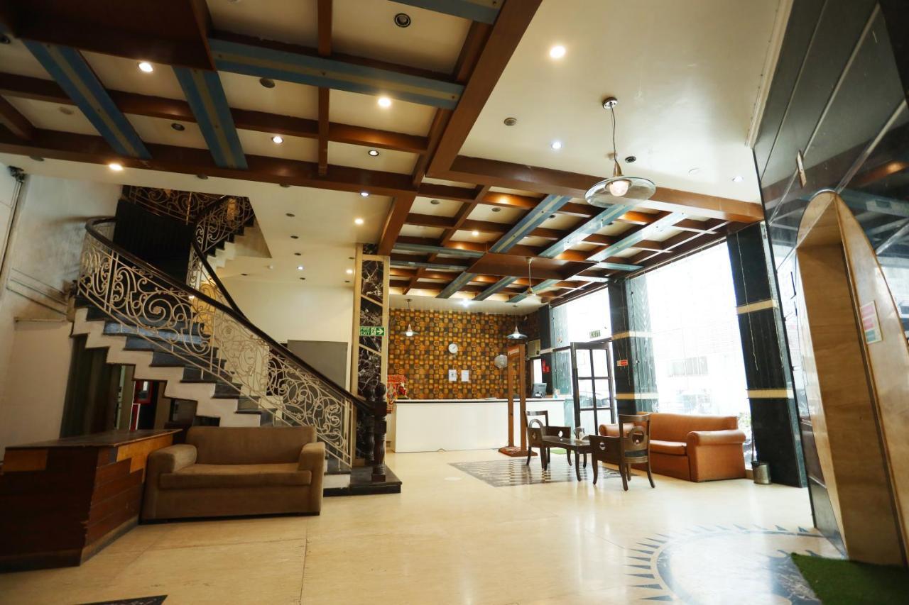 Hotel Maya 'New Delhi' Exterior photo