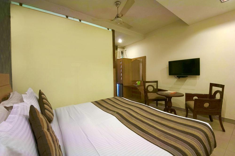 Hotel Maya 'New Delhi' Exterior photo