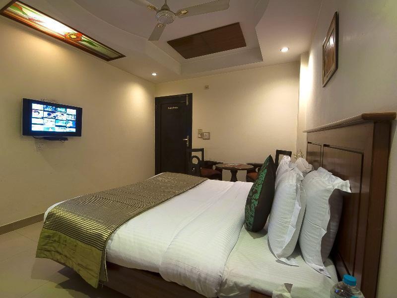 Hotel Maya 'New Delhi' Exterior photo