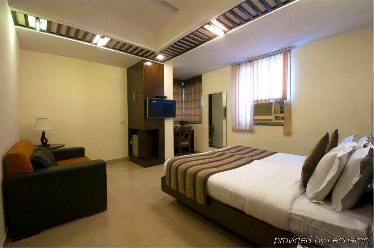 Hotel Maya 'New Delhi' Exterior photo