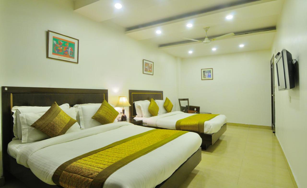 Hotel Maya 'New Delhi' Exterior photo