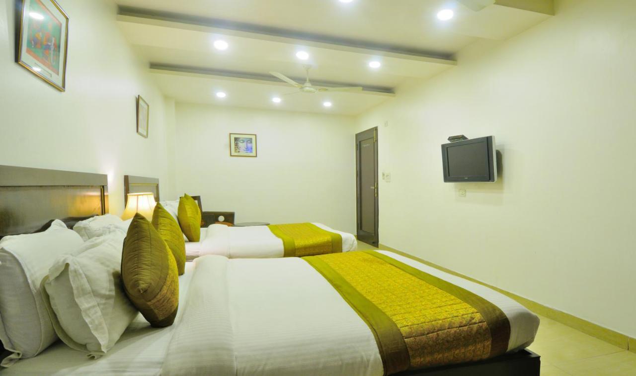 Hotel Maya 'New Delhi' Exterior photo