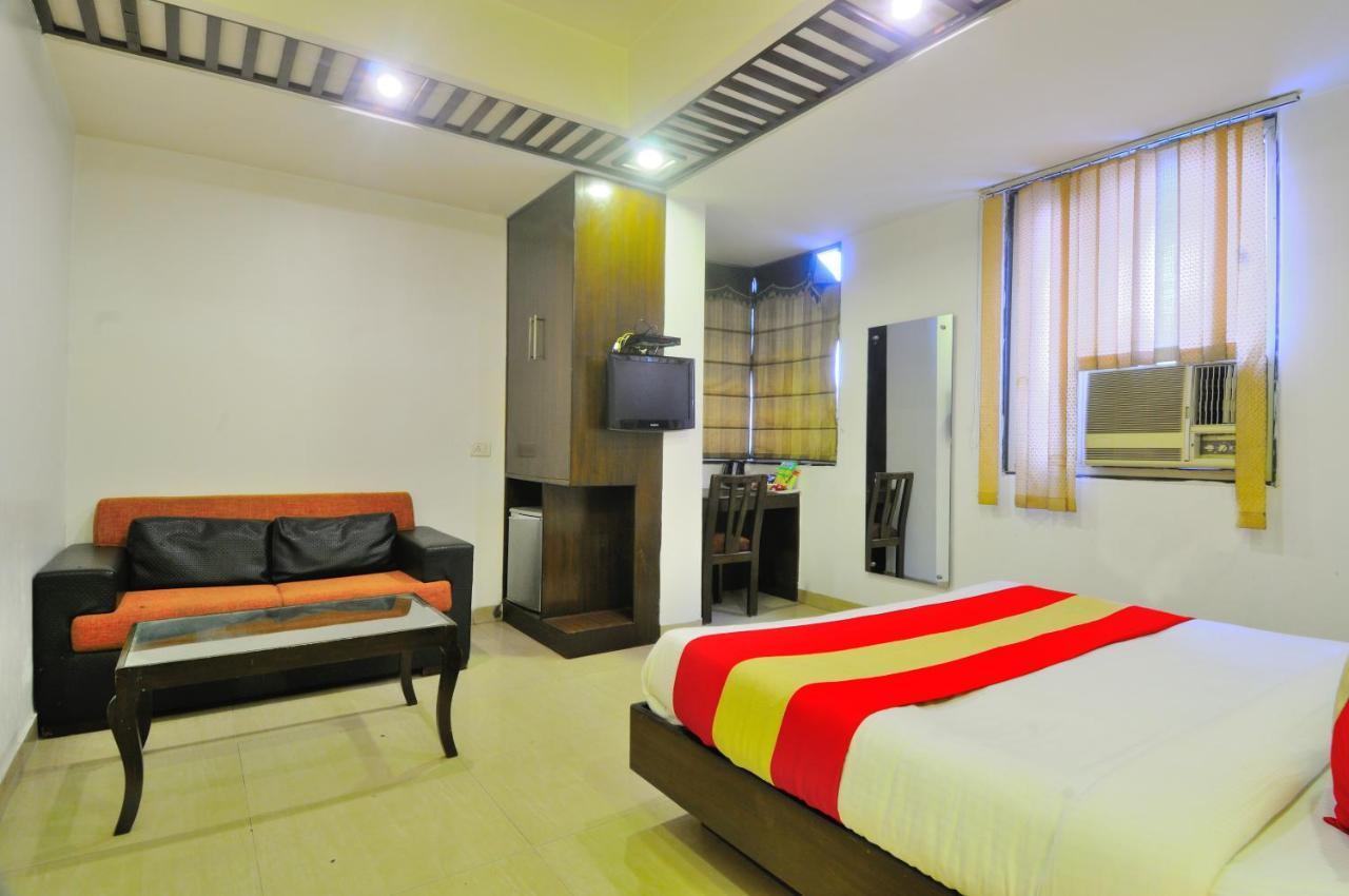 Hotel Maya 'New Delhi' Exterior photo