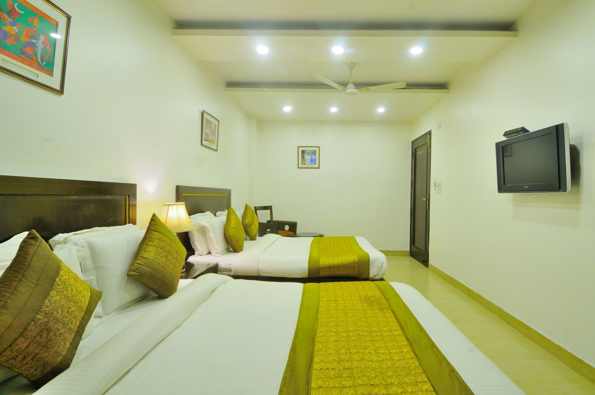 Hotel Maya 'New Delhi' Exterior photo